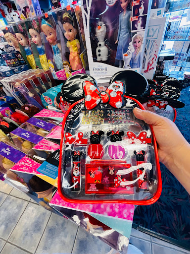 Gift Shop «Jungle Falls Gift Shop», reviews and photos, 5265 W Irlo Bronson Memorial Hwy, Kissimmee, FL 34746, USA