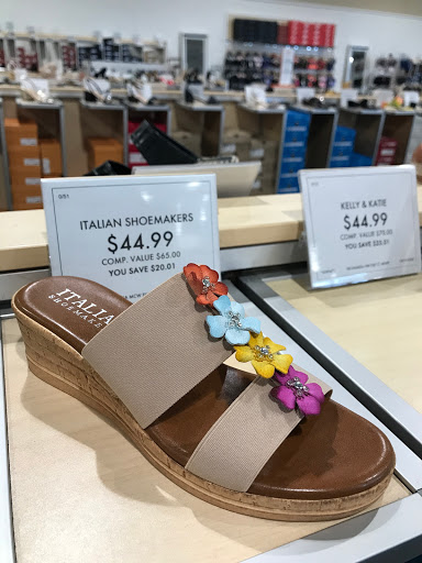 Shoe Store «DSW Designer Shoe Warehouse», reviews and photos, 8502 Eager Rd, Brentwood, MO 63144, USA