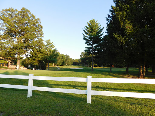 Golf Course «White Plains Golf Course», reviews and photos, 1015 St Charles Pkwy, White Plains, MD 20695, USA