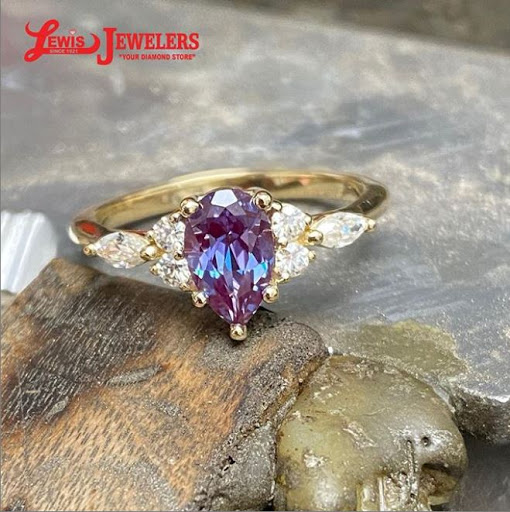 Jewelry Store «Lewis Jewelers», reviews and photos, 2000 W Stadium Blvd, Ann Arbor, MI 48103, USA