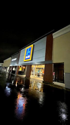 Supermarket «ALDI», reviews and photos, 203 N Springboro Pike, Dayton, OH 45449, USA