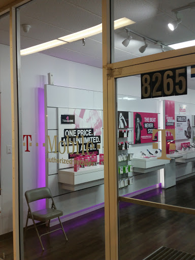 Cell Phone Store «T-Mobile», reviews and photos, 8265 W Sunrise Blvd, Plantation, FL 33322, USA