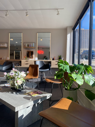 Beauty Salon «The Salon», reviews and photos, 4548 Main St, Kansas City, MO 64111, USA