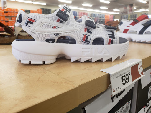 Shopping Mall «Centralia Outlets», reviews and photos, 1342 Lum Rd, Centralia, WA 98531, USA