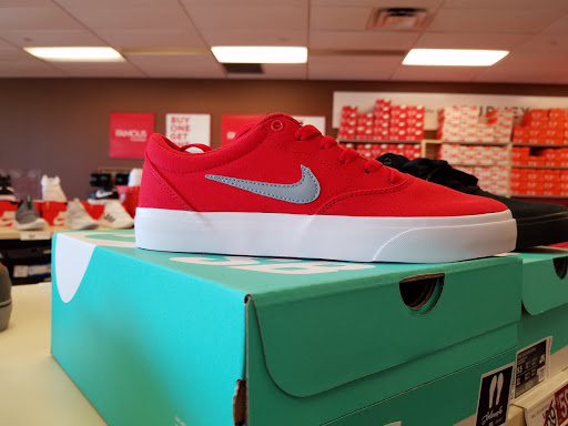 Shoe Store «Famous Footwear», reviews and photos, 31 Furlong Dr, Revere, MA 02151, USA