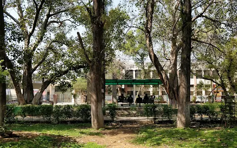 Shahidi Park image