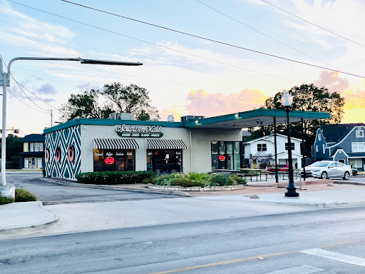 Donut Shop «Southern Maid Donuts», reviews and photos, 937 W Davis St, Dallas, TX 75208, USA