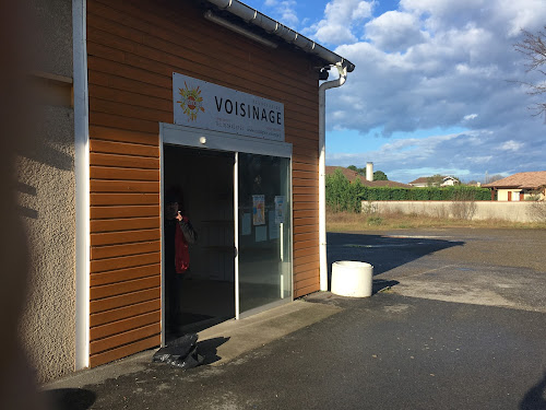 Magasin de vêtements Association Voisinage Saint-Vincent-de-Tyrosse