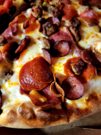 Pizza Restaurant «Round Table Pizza», reviews and photos, 6267 Graham Hill Rd, Felton, CA 95018, USA