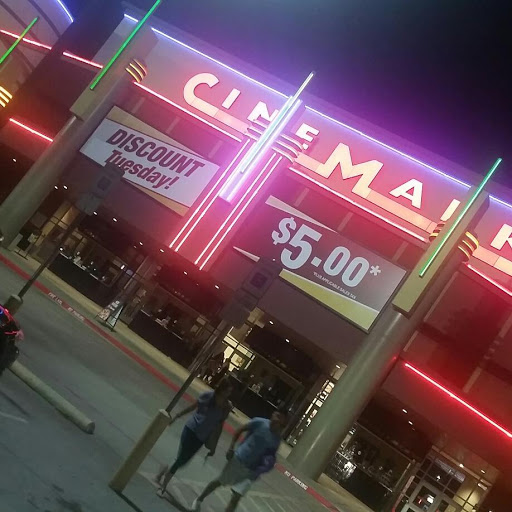 Movie Theater «Cinemark 17 and IMAX Theatre», reviews and photos, 11819 Webb Chapel Rd, Dallas, TX 75234, USA