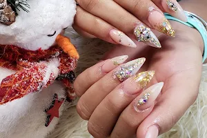 Ivelisse Nails and Spa image