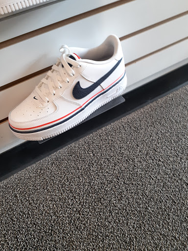 Jewelry Store «Zales - The Diamond Store», reviews and photos, 439 86th St, Brooklyn, NY 11209, USA