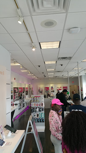 Cell Phone Store «T-Mobile», reviews and photos, 992 Springfield Ave, Irvington, NJ 07111, USA