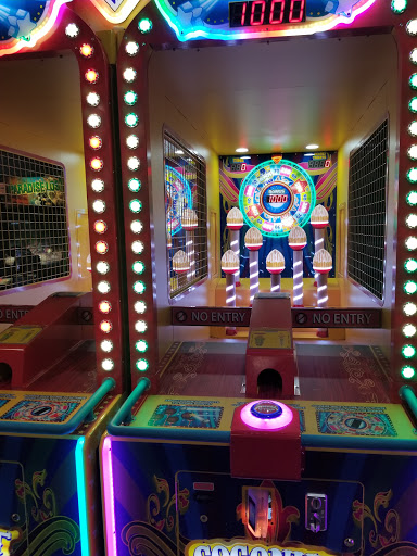 Amusement Center «TILT Studio Family Entertainment Center & Rink Side Ice Arena», reviews and photos, 6152 Grand Ave, Gurnee, IL 60031, USA