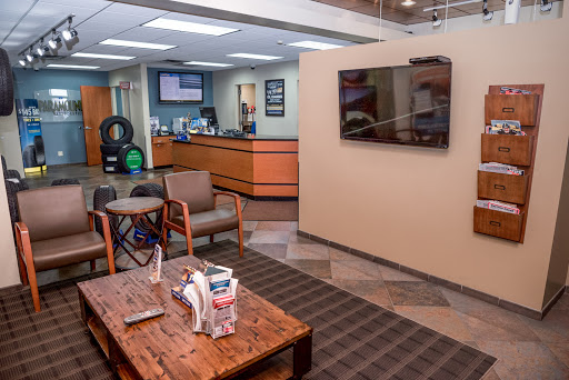 Auto Repair Shop «Paramount Auto Service Woodbury East», reviews and photos, 1561 Woodlane Dr, Woodbury, MN 55125, USA