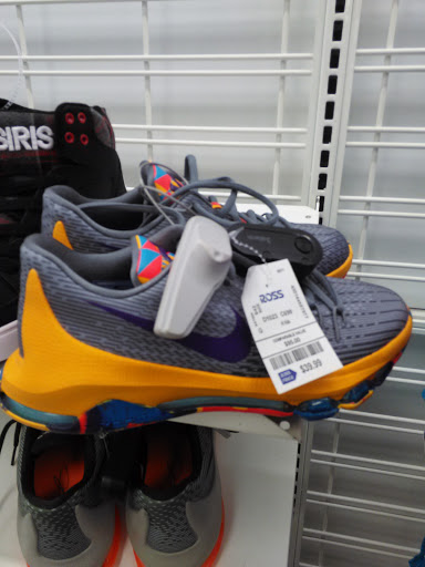 Clothing Store «Ross Dress for Less», reviews and photos, 1125 Woodruff Rd, Greenville, SC 29607, USA