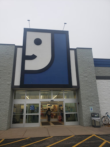Thrift Store «Darboy Goodwill Retail Store & Training Center», reviews and photos