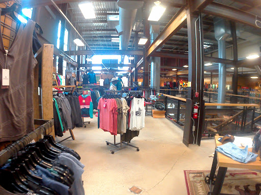 Camping Store «REI», reviews and photos, 412 S 27th St, Pittsburgh, PA 15203, USA