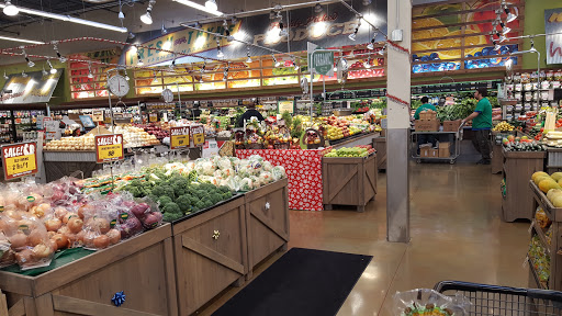 Grocery Store «Fresh Thyme Farmers Market - Omaha», reviews and photos, 14949 Evans Plaza, Omaha, NE 68116, USA