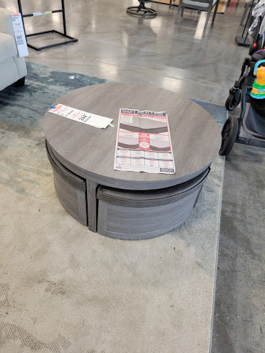 Outlet Store «Rooms To Go Outlet Furniture Store - Pearl River», reviews and photos, 63295 Old Military Rd, Pearl River, LA 70452, USA