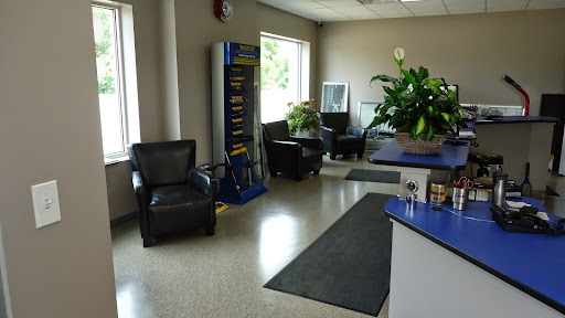 Auto Repair Shop «Otto Kihm Auto & Tire Service», reviews and photos, 425 E Vine St, Kalamazoo, MI 49001, USA