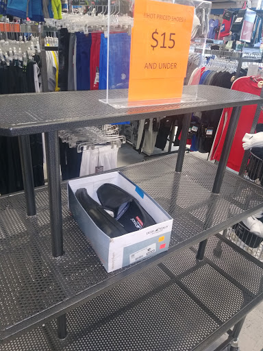 Sporting Goods Store «Big 5 Sporting Goods», reviews and photos, 720 Woollomes Ave Suite 104, Delano, CA 93215, USA