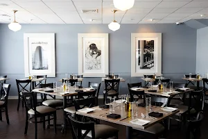 Liv's Oyster Bar & Restaurant image