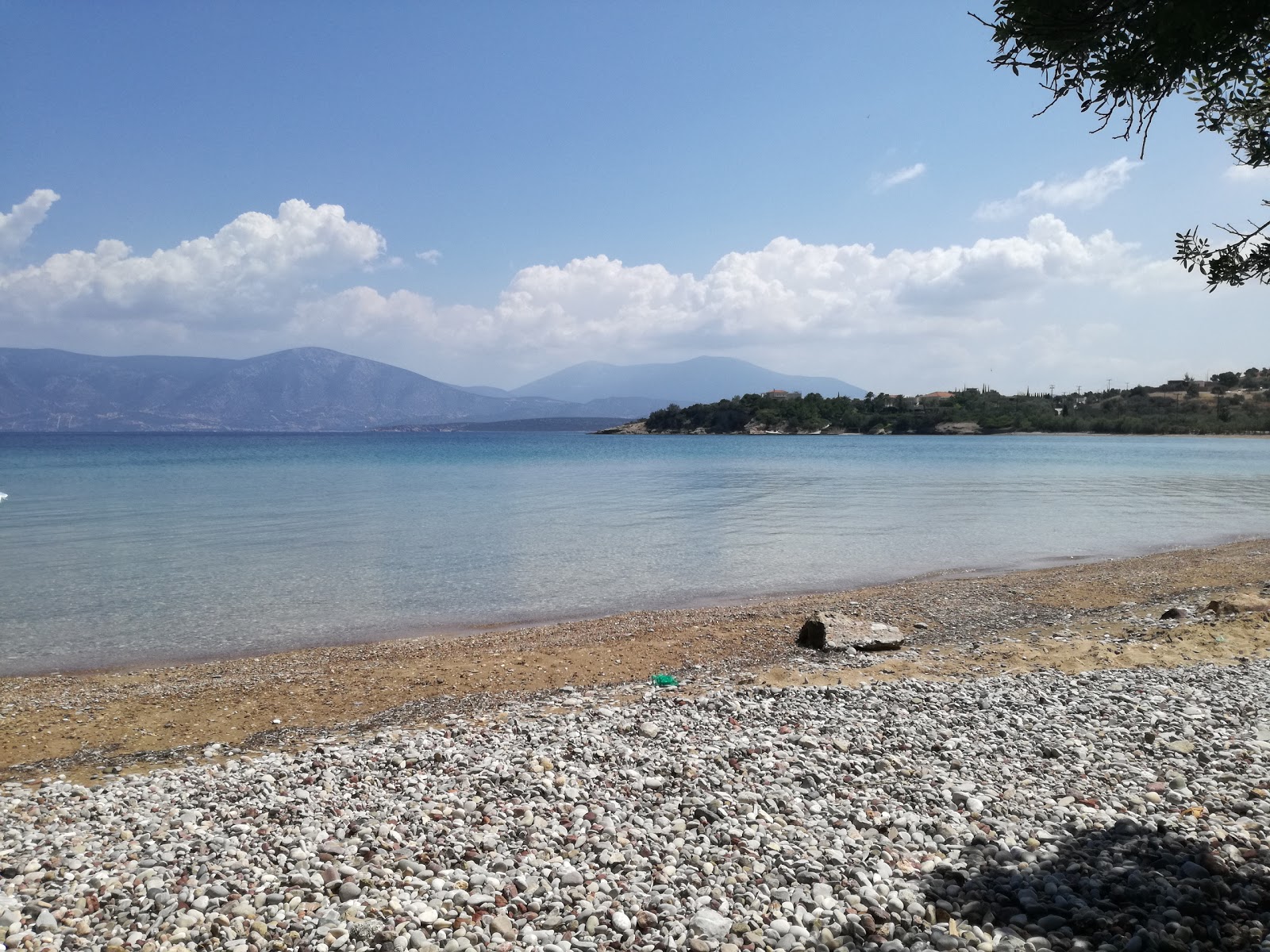 Zdjęcie Thini beach II z przestronna zatoka