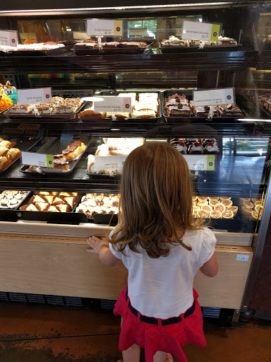 Wedding Bakery «elé Cake Co.», reviews and photos, 810 E Dixie Dr, Dayton, OH 45449, USA