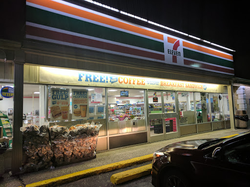 7-Eleven, 223 Laurel Rd, East Northport, NY 11731, USA, 