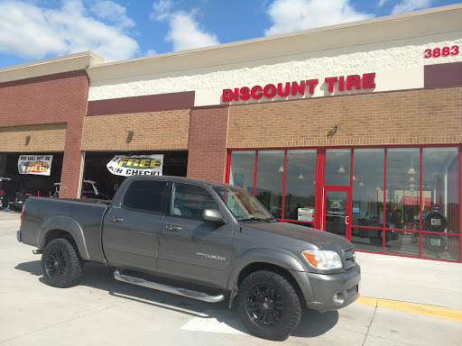 Tire Shop «Discount Tire Store - Altoona, IA», reviews and photos, 3883 8th St SW, Altoona, IA 50009, USA