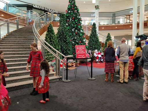 Shopping Mall «Phipps Plaza», reviews and photos, 3500 Peachtree Rd NE, Atlanta, GA 30326, USA