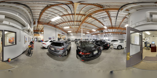 Used Car Dealer «Luxury Motors Online», reviews and photos, 1020 SE Market St, Portland, OR 97214, USA