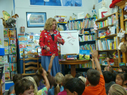 Book Store «Once Upon A Time Bookstore», reviews and photos, 2207 Honolulu Ave, Montrose, CA 91020, USA