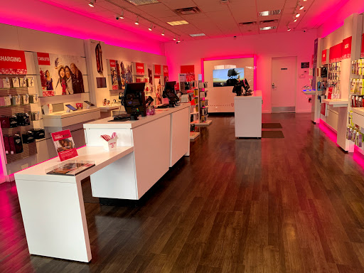 Cell Phone Store «T-Mobile», reviews and photos, 14413 W Colfax Ave C, Lakewood, CO 80401, USA