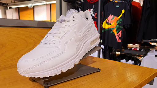 Shoe Store «Finish Line», reviews and photos, 11401 NW 12th St #218, Miami, FL 33172, USA