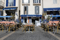 Atmosphère du Restaurant de fruits de mer Poissonnerie Laurent à Cassis - n°2