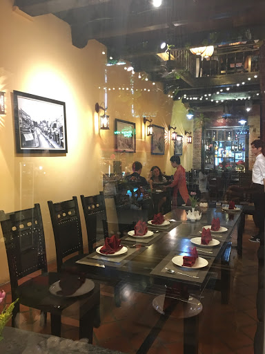 Romantic restaurants with terrace in Hanoi