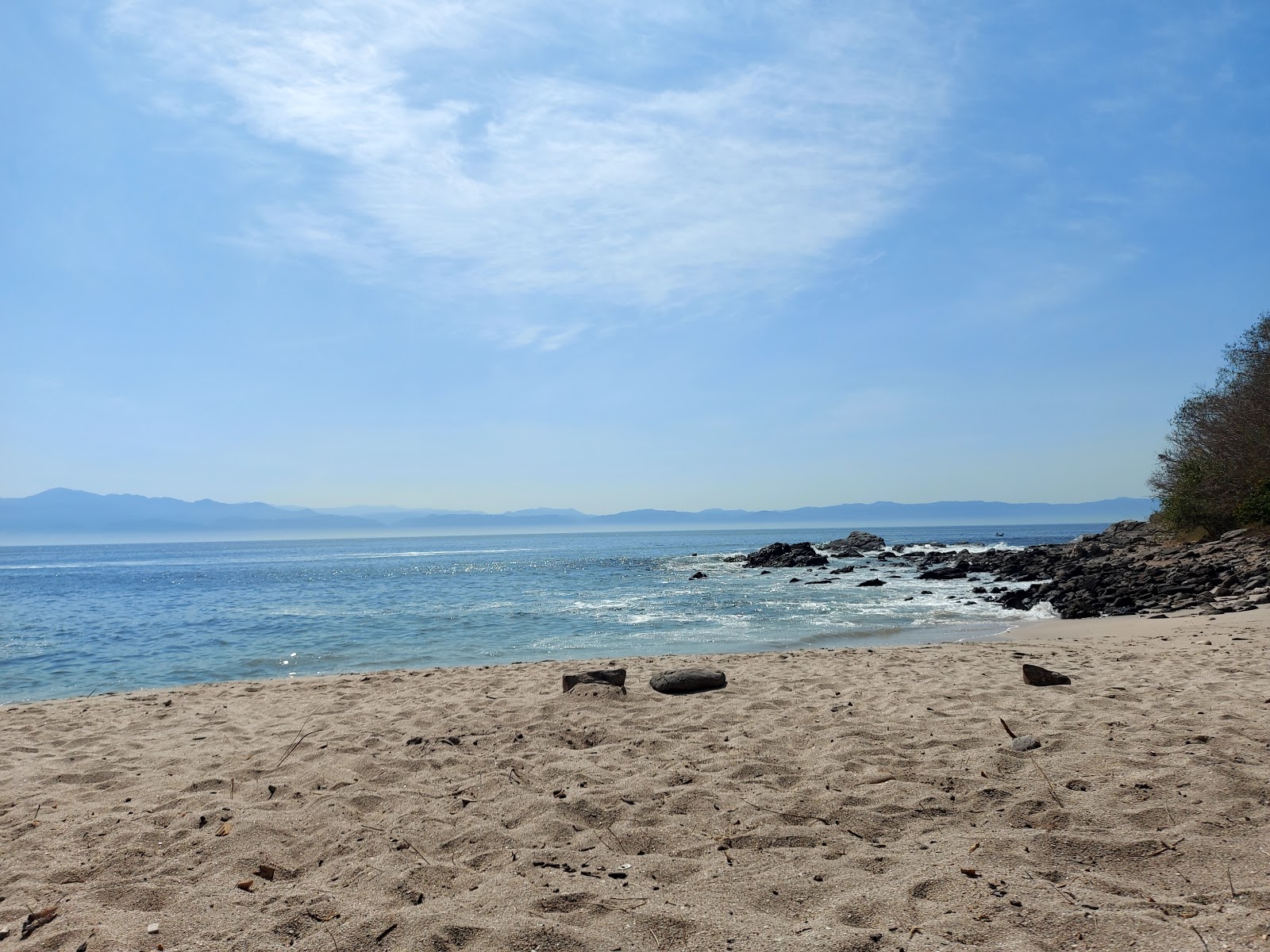 Palito Verde beach的照片 被山脉环绕