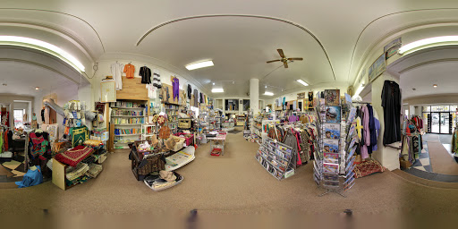 Book Store «Hilal Books & Imports», reviews and photos, 6541 Woodward Ave, Detroit, MI 48202, USA