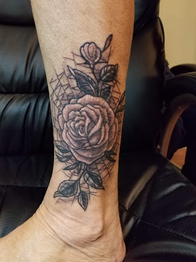 Tattoo Shop «9 Tattoo», reviews and photos, 2443 Orange Ave NE, Roanoke, VA 24012, USA