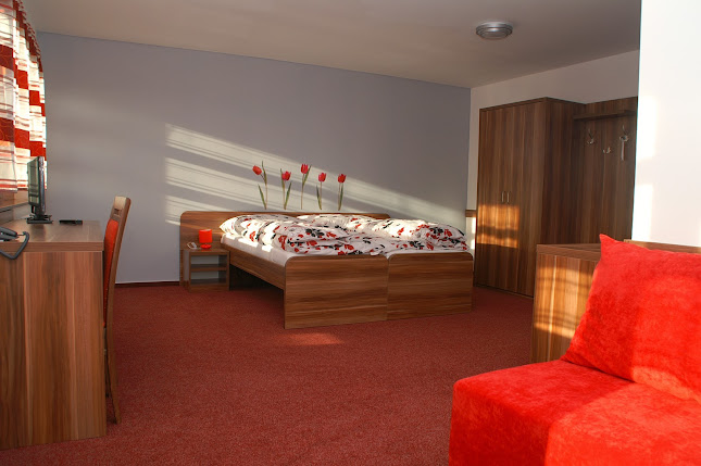 http://www.hotelavalanche.sk/