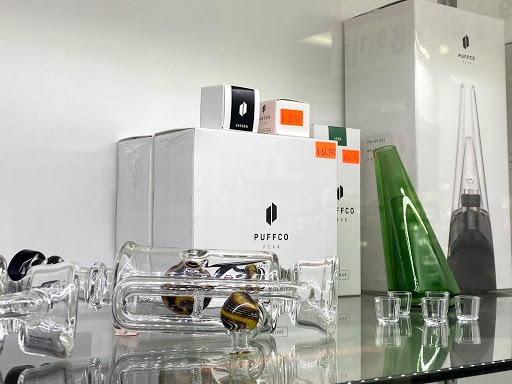 Tobacco Shop «E & S Smoke Shop», reviews and photos, 904 E First St, Santa Ana, CA 92701, USA