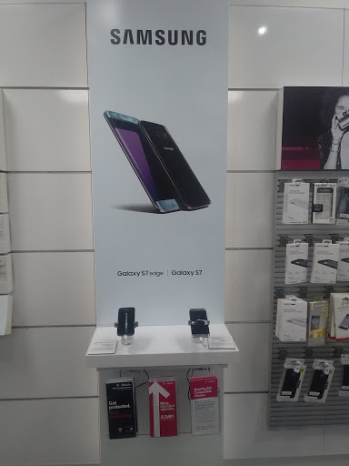 Cell Phone Store «T-Mobile», reviews and photos, 1764 E Silver Star Rd, Ocoee, FL 34761, USA