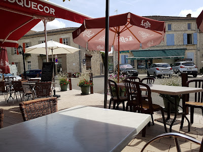 Cafe du Centre à Roquecor