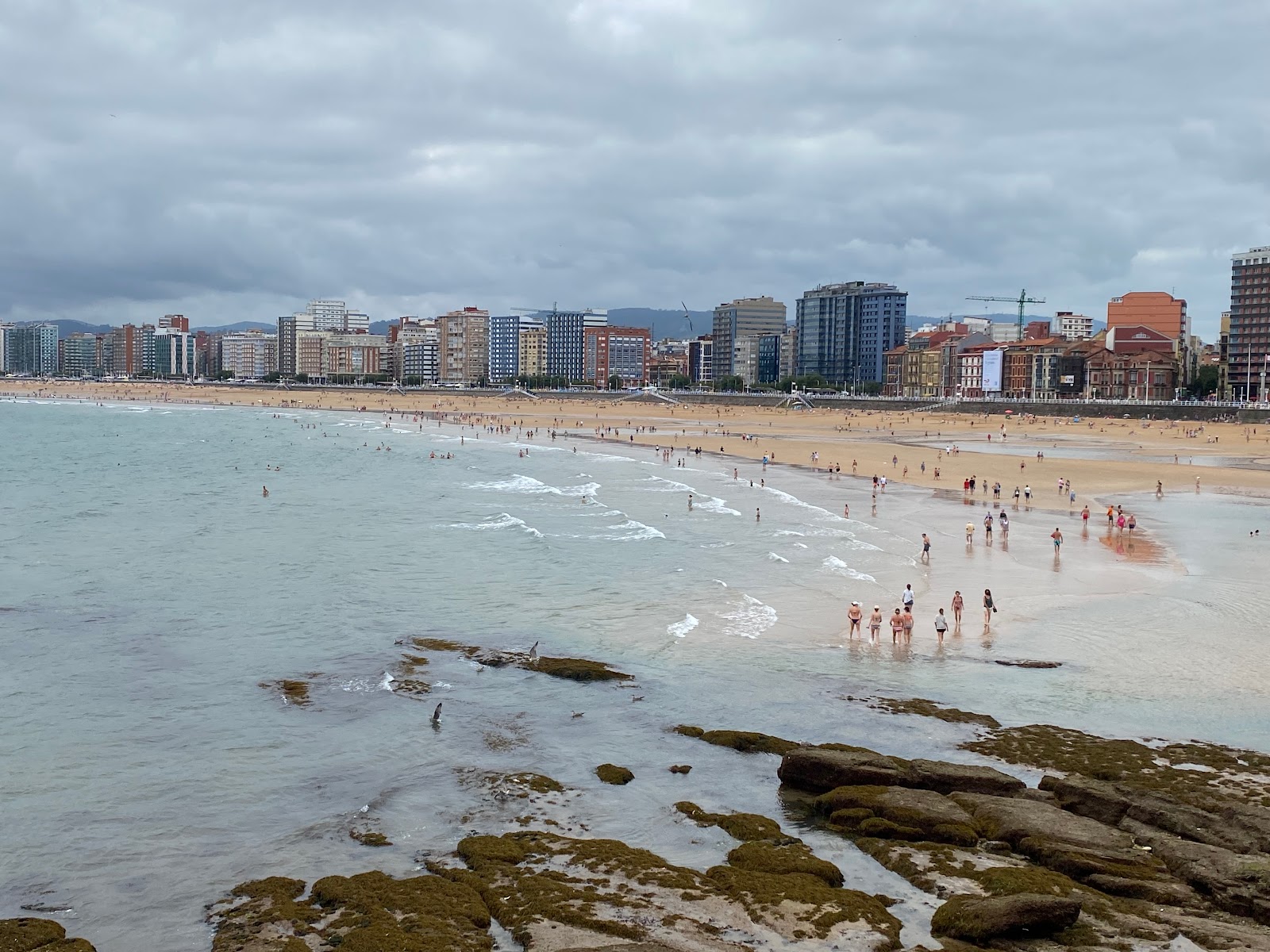 Foto di Playa de San Lorenzo - luogo popolare tra gli intenditori del relax