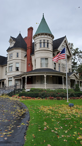 Funeral Home «Reynolds-Jonkhoff Funeral Home», reviews and photos, 305 6th St, Traverse City, MI 49684, USA