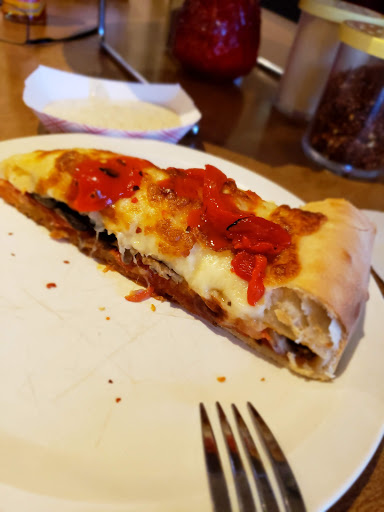 Pizza Restaurant «Flying Pie Pizzeria», reviews and photos, 16691 SE McLoughlin Blvd, Milwaukie, OR 97267, USA