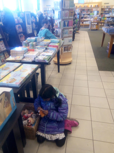 Book Store «Barnes & Noble», reviews and photos, 728 Waukegan Rd, Deerfield, IL 60015, USA