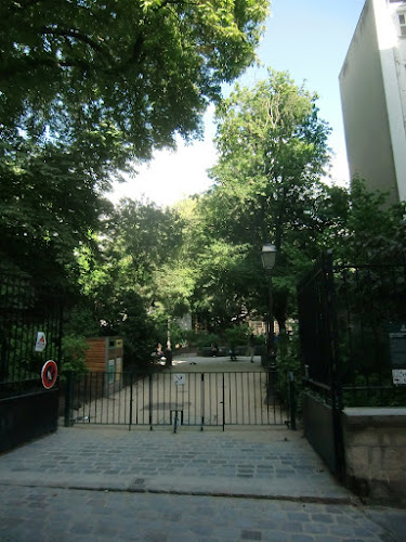 Jardin Louise-Weber-dite-La-Goulue à Paris